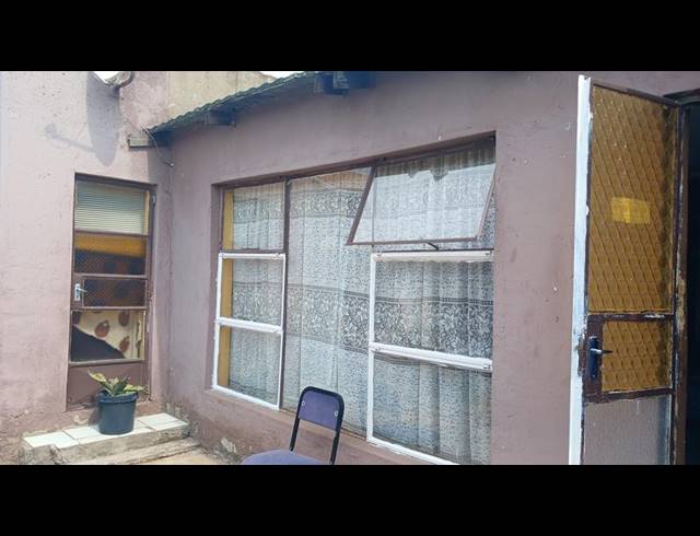 3 BEDROOM HOUSE FOR SALE IN HOSPITAL VIEW